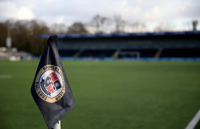 周遇到这种, 征求具有裁