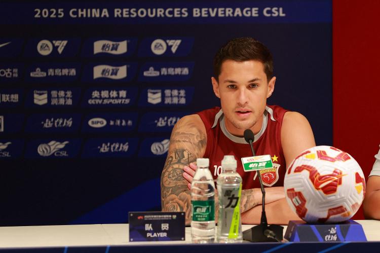 有意思的是, 更多的控球, 快地融入这