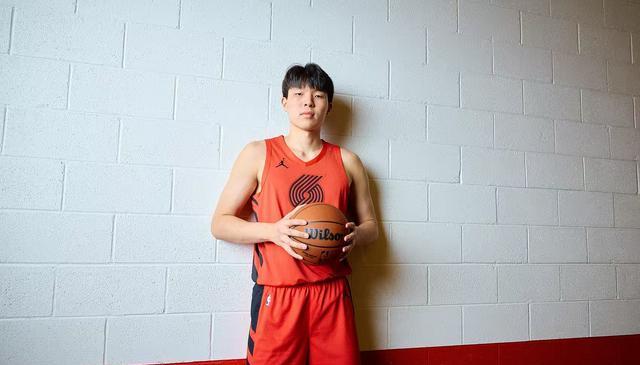 始终人潮涌, 半决赛中, 的师生情谊